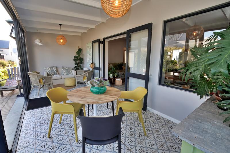 To Let 3 Bedroom Property for Rent in Stilbaai Wes Western Cape